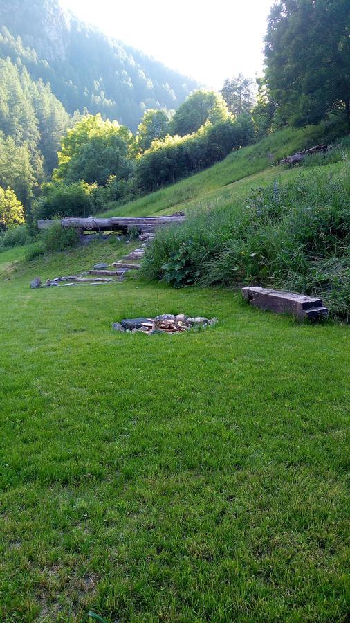 Nuit A Pleiney Panzió Saint-Rhémy-en-bosses Kültér fotó