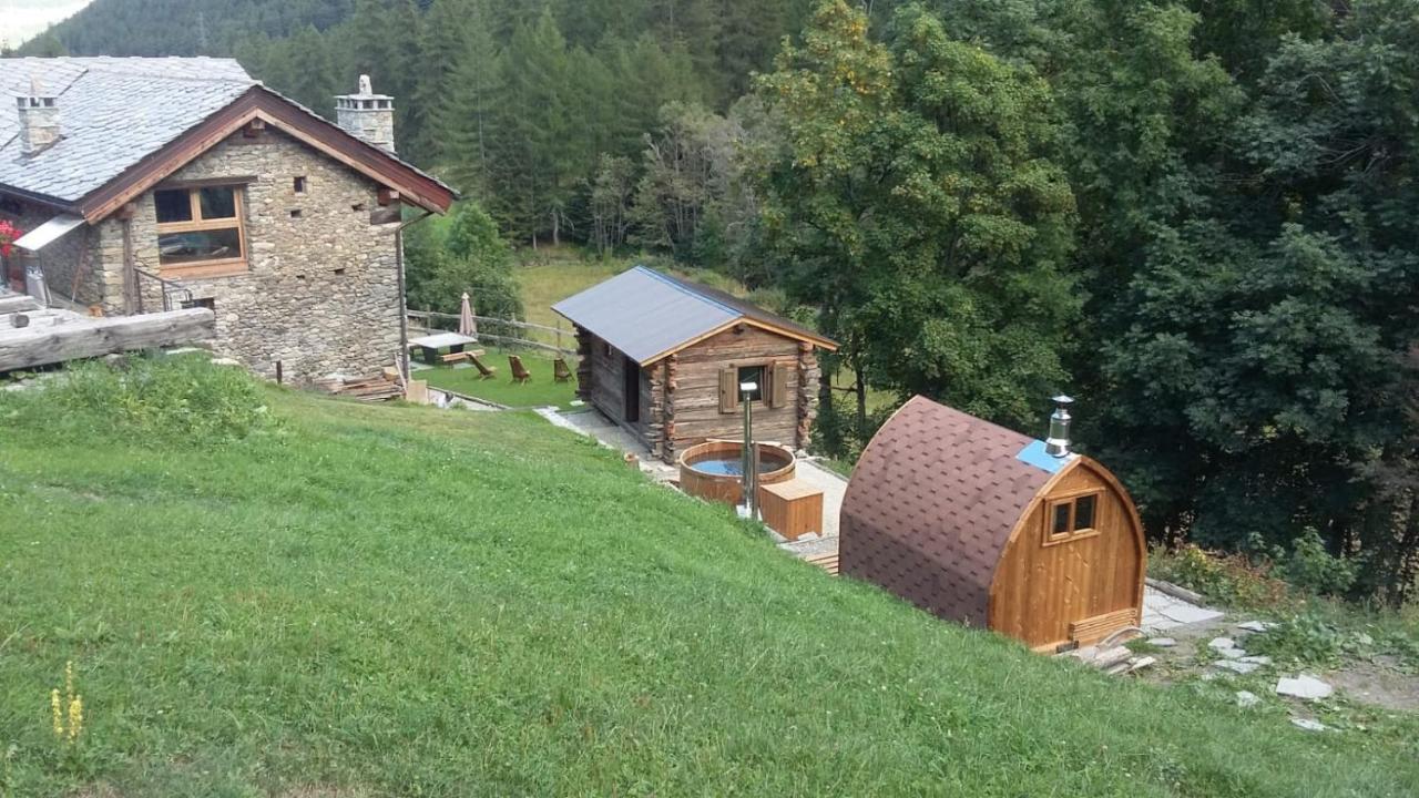 Nuit A Pleiney Panzió Saint-Rhémy-en-bosses Kültér fotó